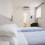 게스트하우스 Casa Fola - Centre 4*
