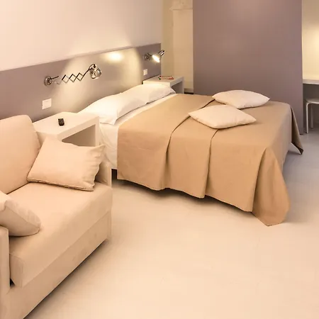 Casa Fola - Centre Πανσιόν 4*