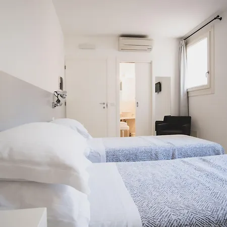 Πανσιόν Casa Fola - Centre 4*